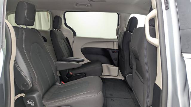 Used 2023 Chrysler Voyager LX FWD image 18