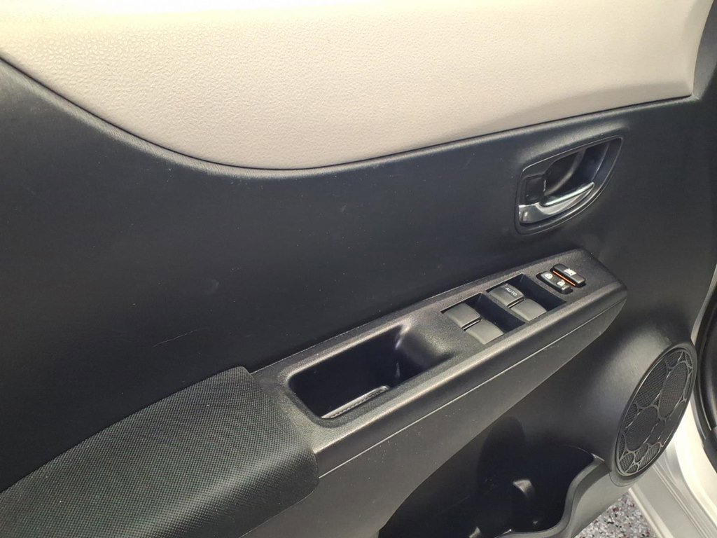 Used 2014 Toyota Yaris LE image 8