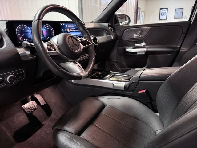Used 2025 Mercedes-Benz GLB 250 image 9
