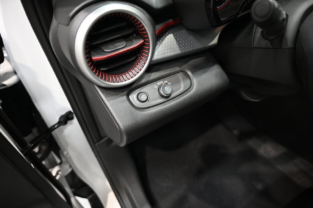 New 2026 Chevrolet Trax RS w/ Sunroof Package FWD image 26