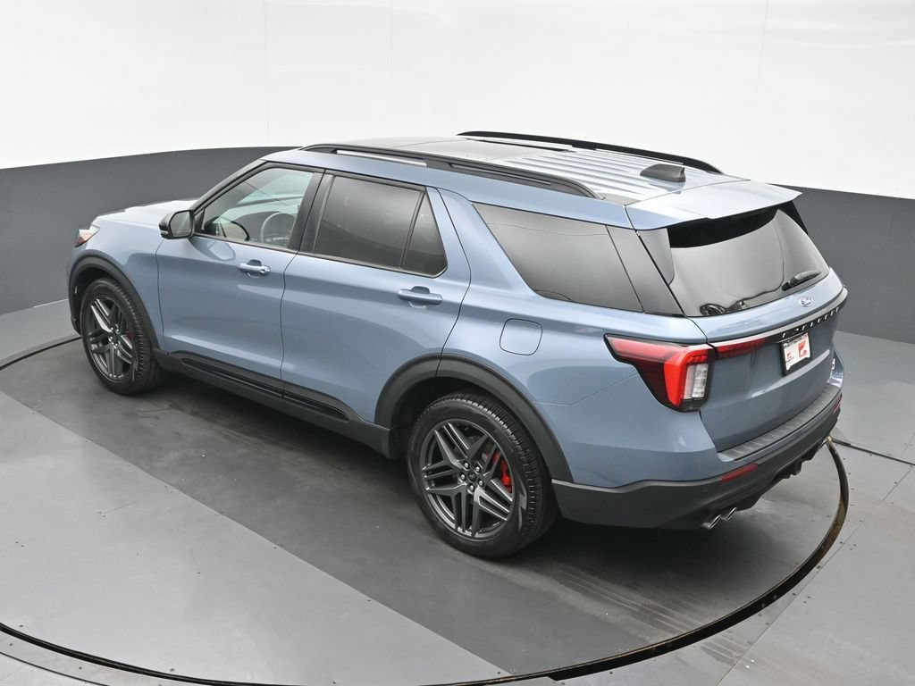 Used 2025 Ford Explorer ST AWD/4WD image 37