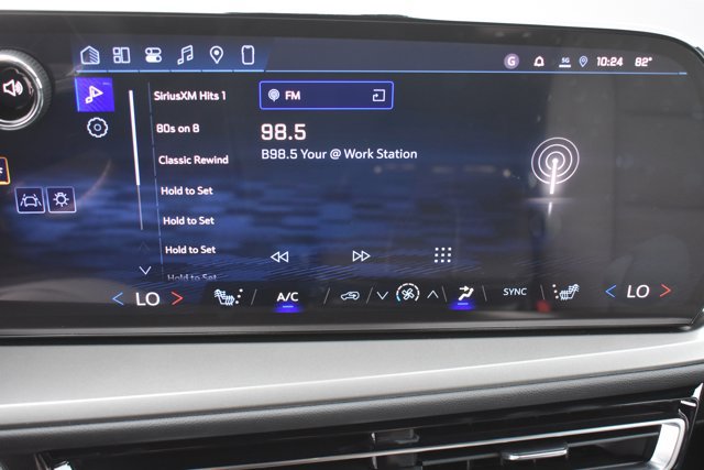 New 2026 Chevrolet Traverse LT w/ Midnight/Sport Edition FWD image 24