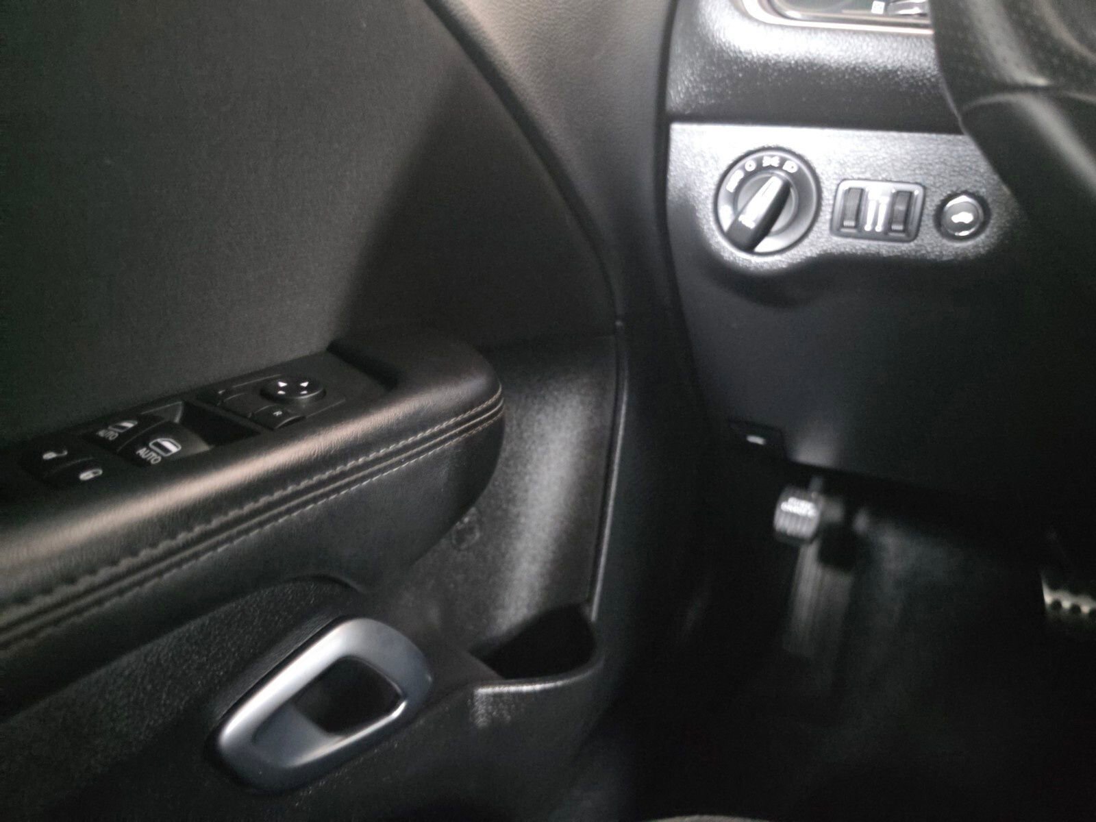 Used 2022 Dodge Challenger R/T w/ Driver Convenience Group image 29