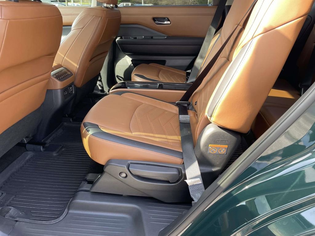 Used 2024 Nissan Pathfinder Platinum AWD/4WD image 12