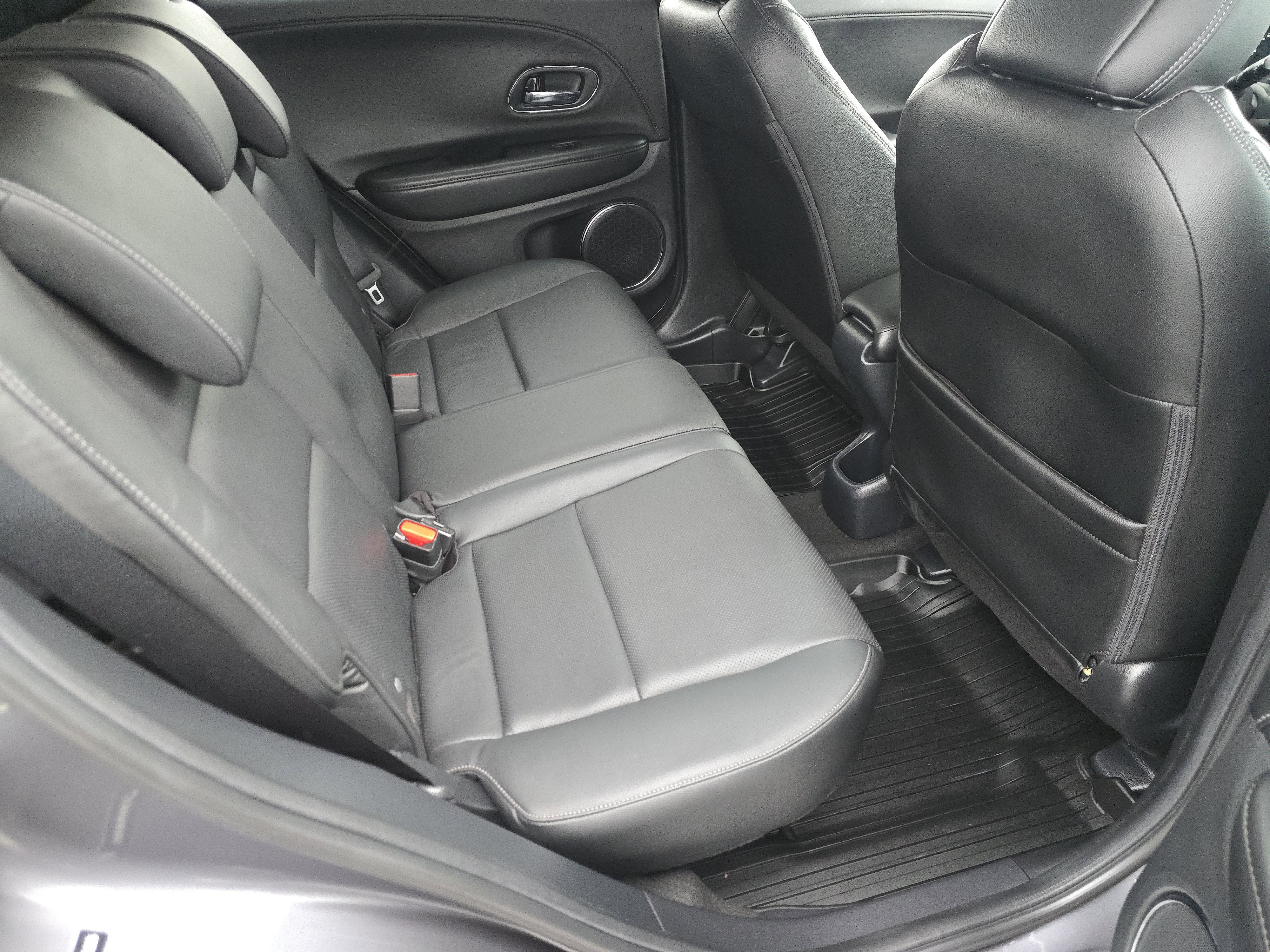 Used 2020 Honda HR-V Touring image 17