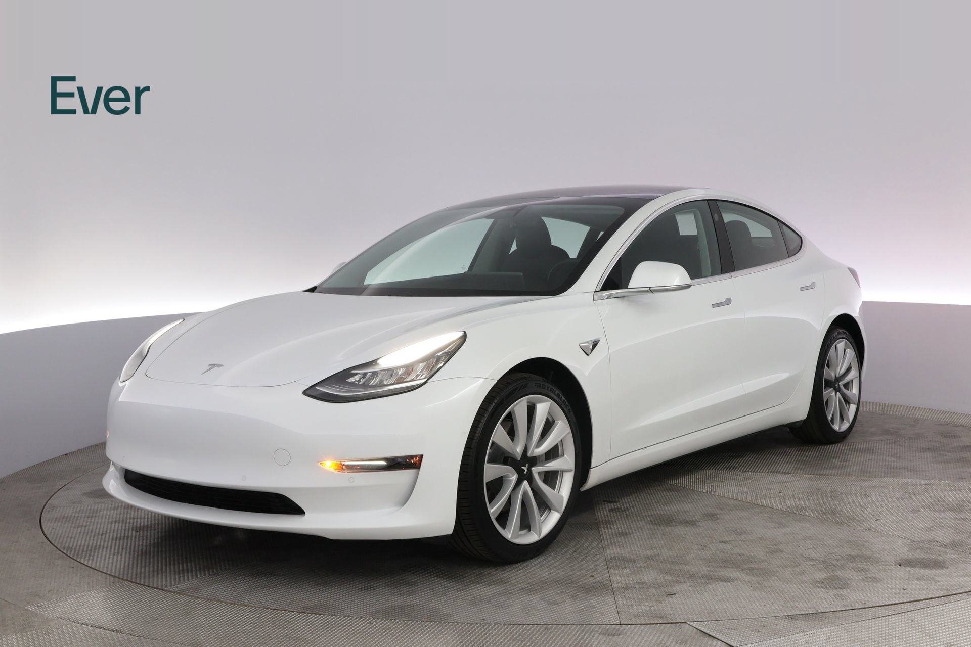 Used 2018 Tesla Model 3 Mid Range RWD image 2