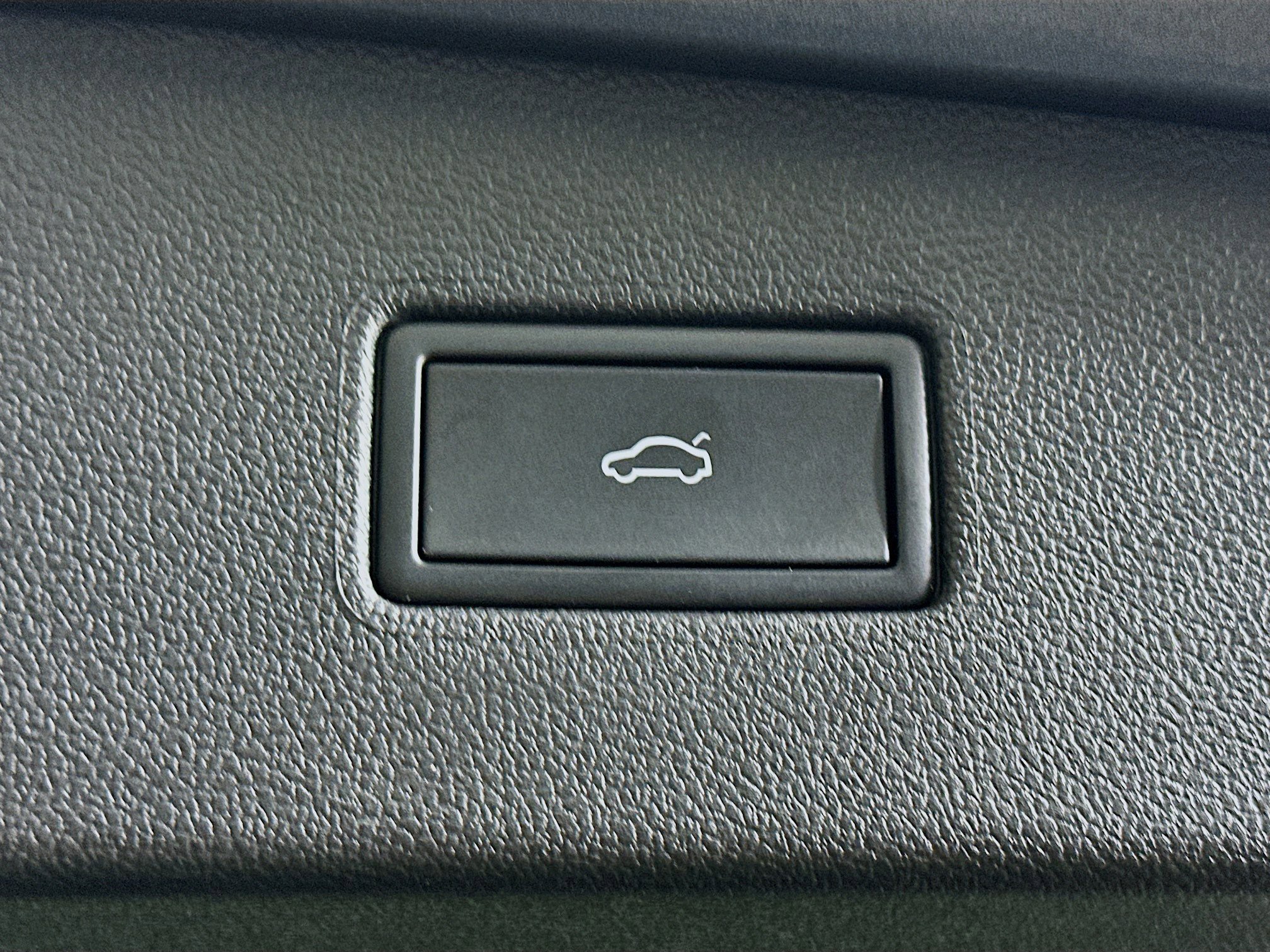 Used 2024 Volkswagen Tiguan SE image 29