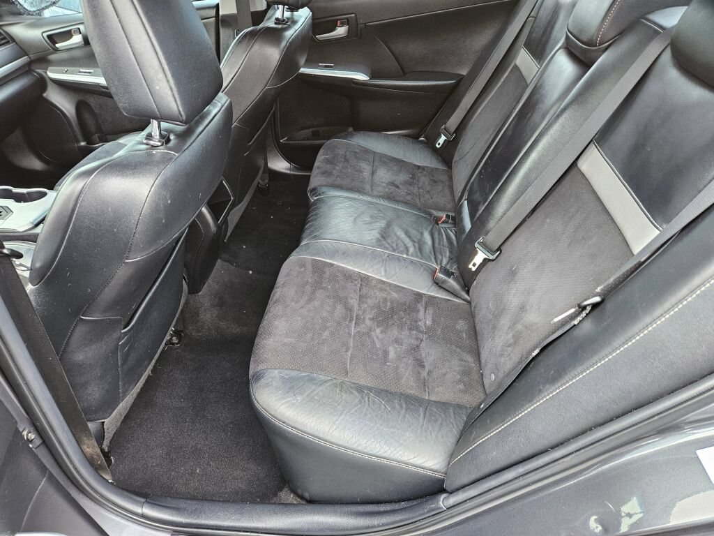Used 2012 Toyota Camry SE w/ Leather Pkg FWD image 13
