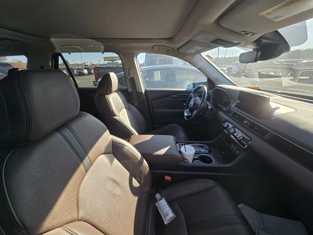 Used 2023 Honda Pilot Elite image 3