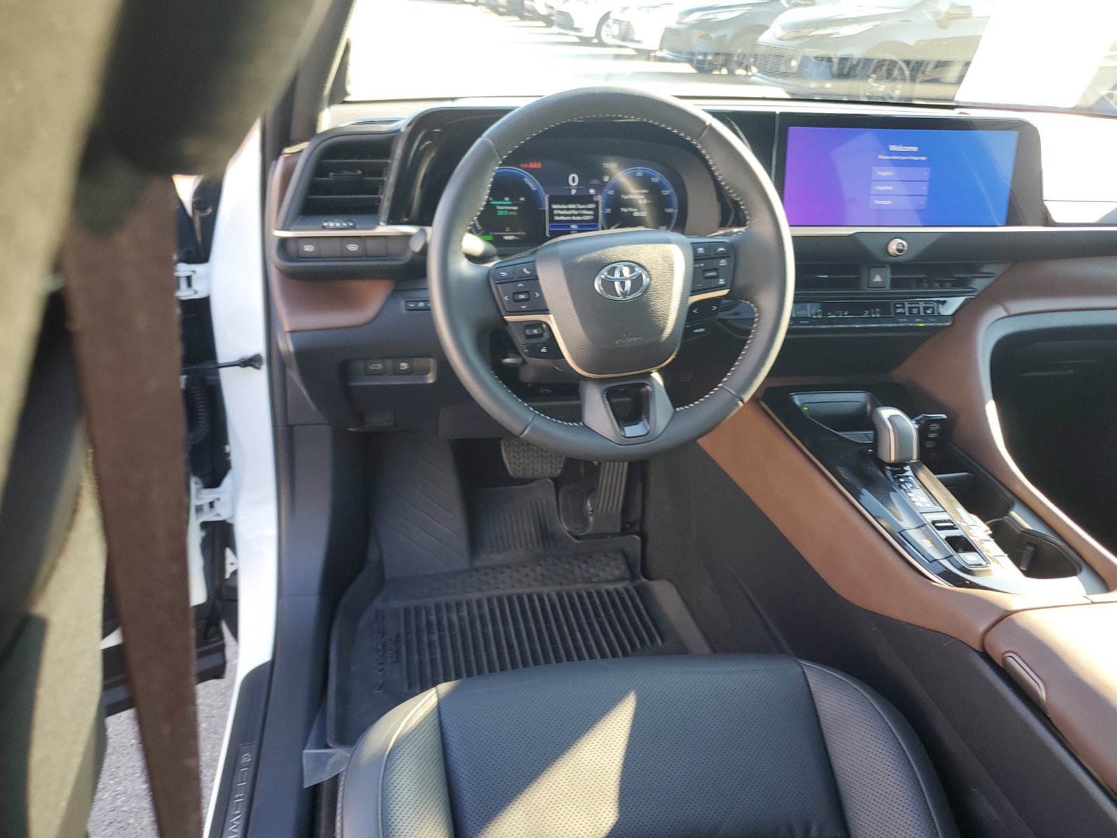 Certified 2024 Toyota Crown AWD/4WD image 11