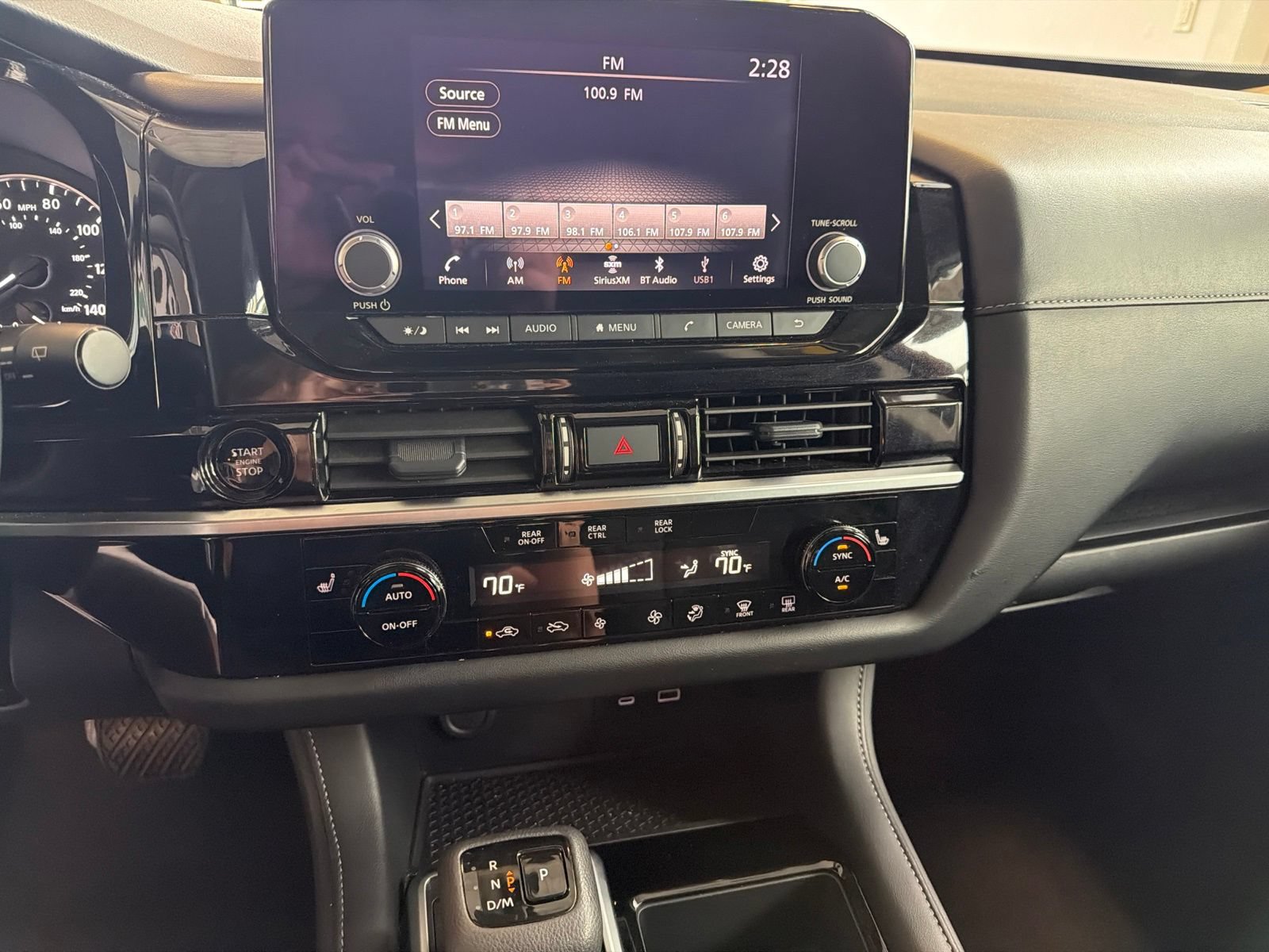 Used 2025 Nissan Pathfinder SV AWD/4WD image 27