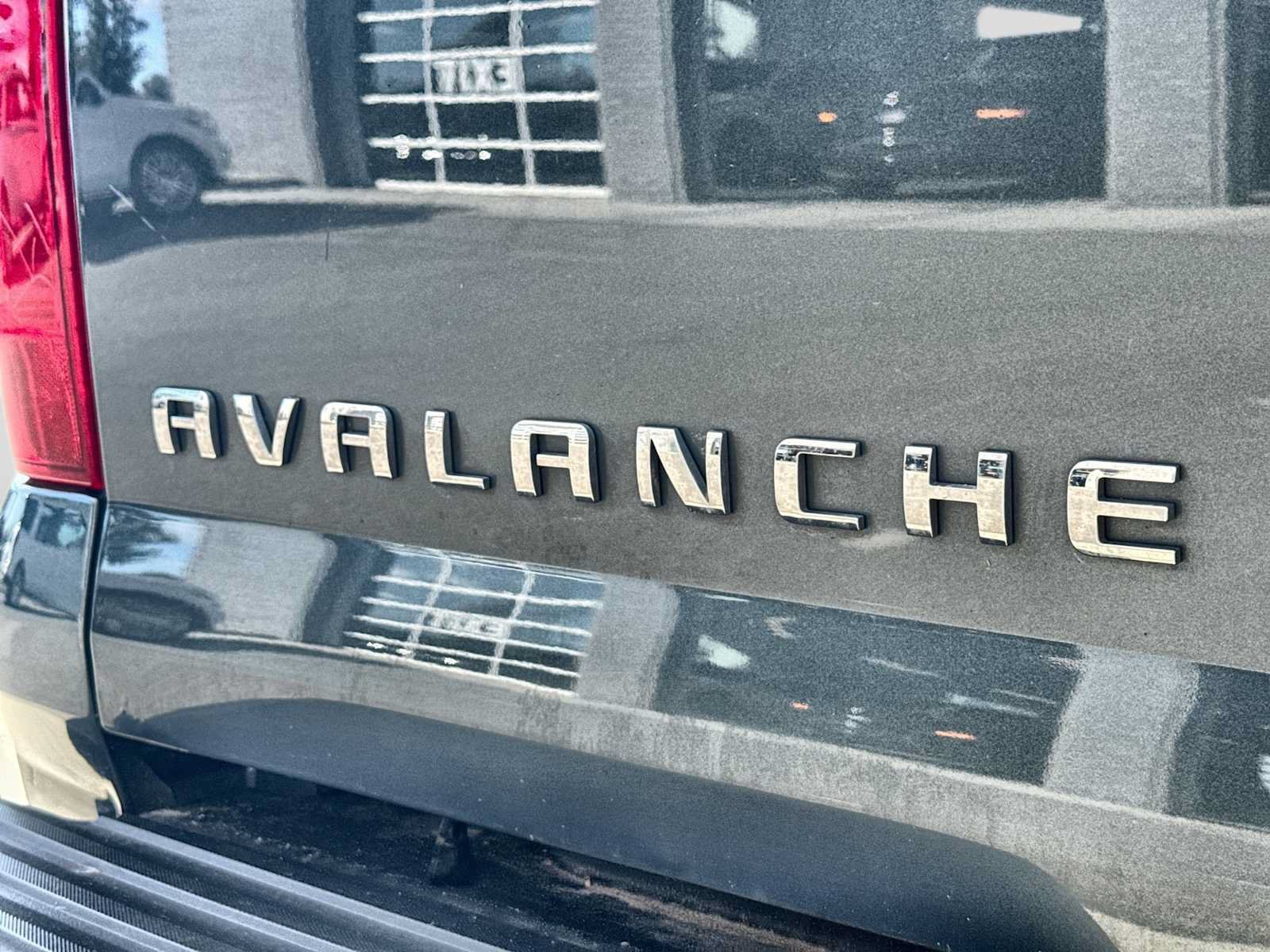 Used 2009 Chevrolet Avalanche LT AWD/4WD image 12