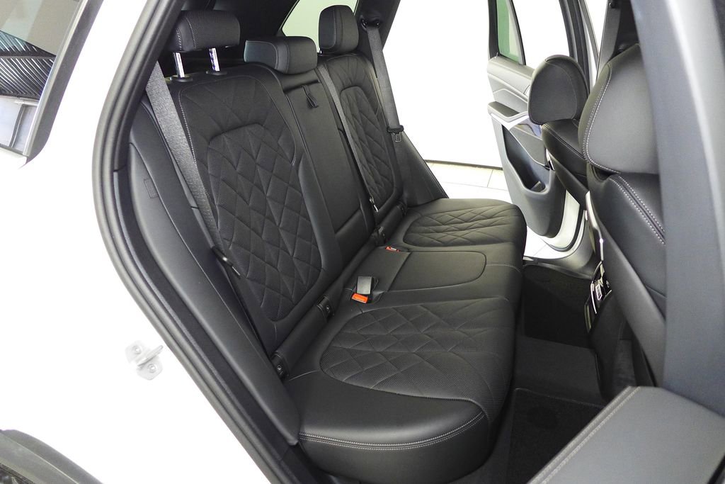 Certified 2024 BMW X5 xDrive50e w/ Parking Assistance Package image 20