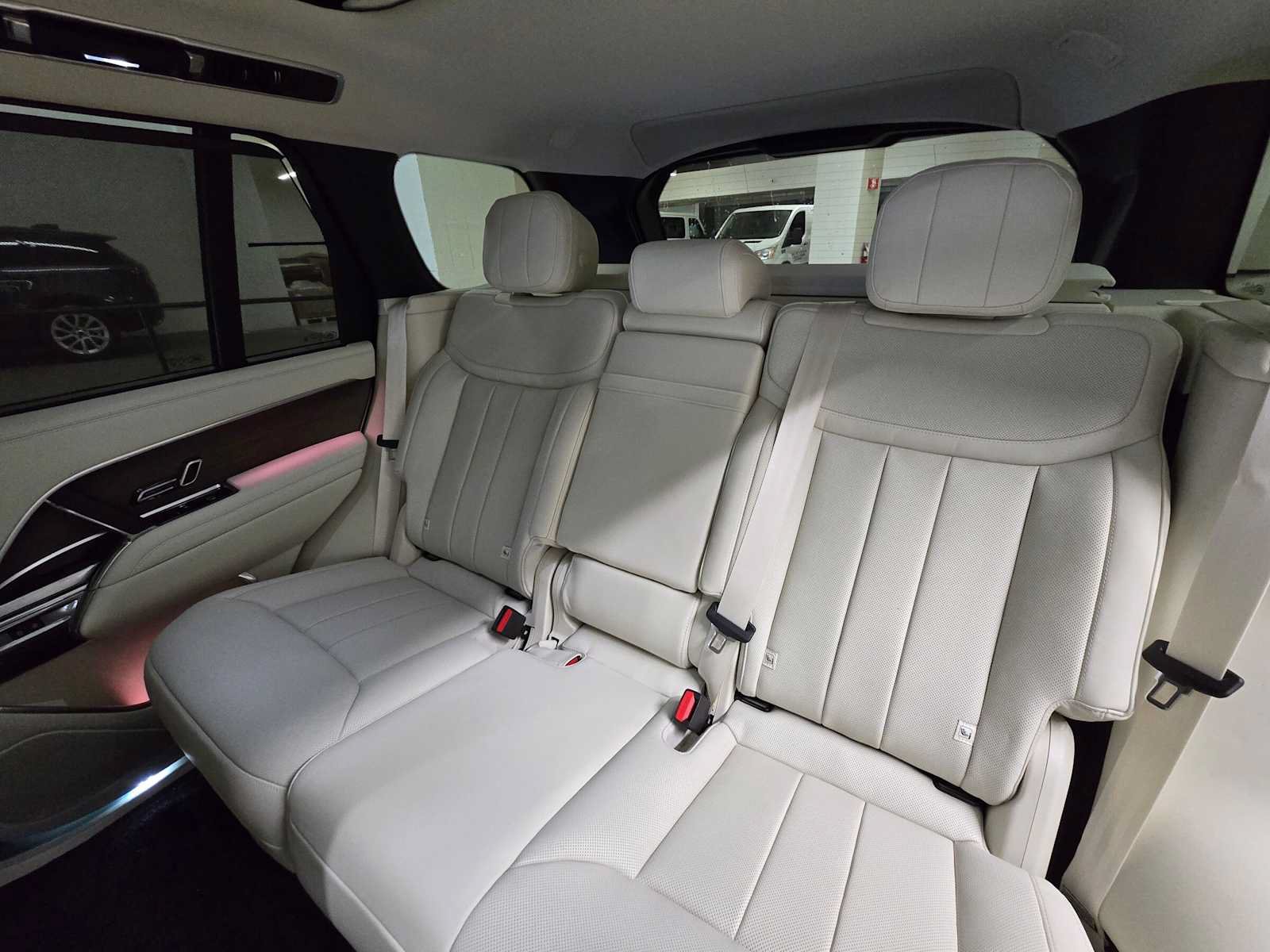 New 2026 Land Rover Range Rover SE AWD/4WD image 16