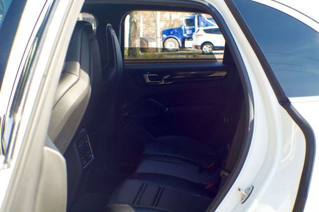 Used 2023 Porsche Cayenne image 45