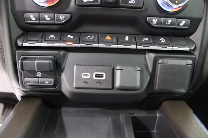 Used 2022 GMC Sierra 1500 Denali w/ Driver Alert Package II AWD/4WD image 55