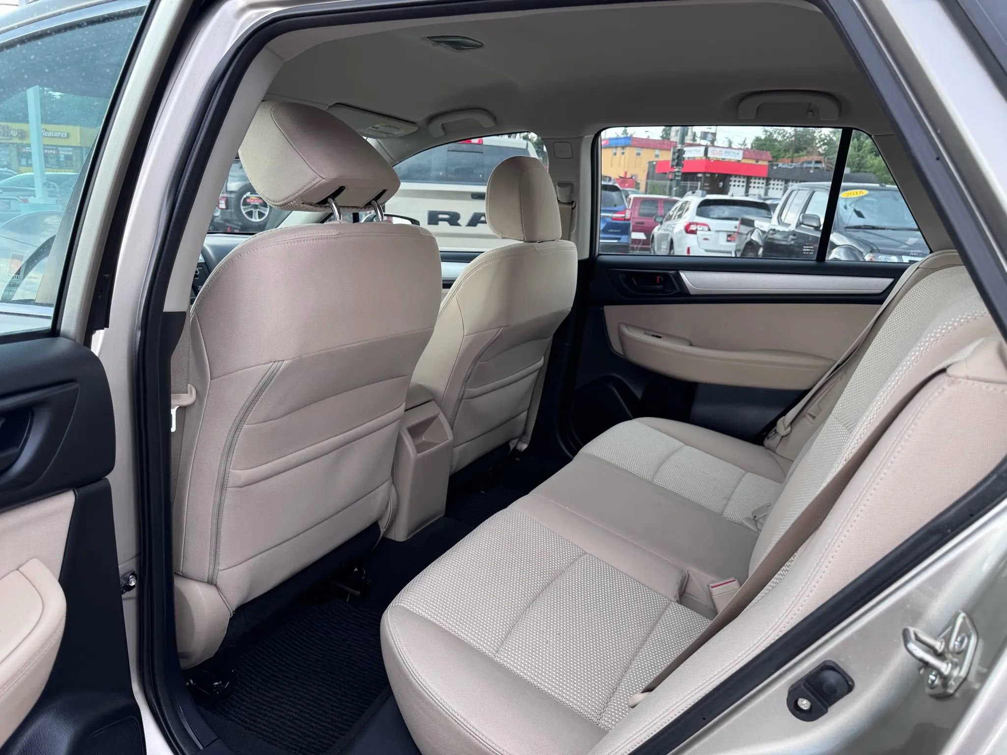 Used 2017 Subaru Outback 2.5i AWD/4WD image 39