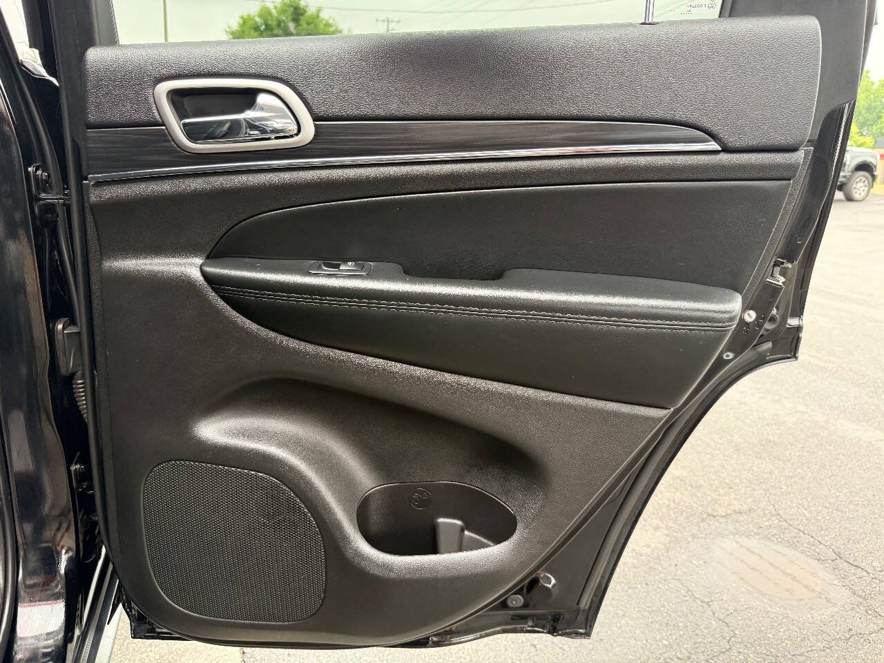 Used 2021 Jeep Grand Cherokee Limited w/ Sun & Sound Group RWD image 32