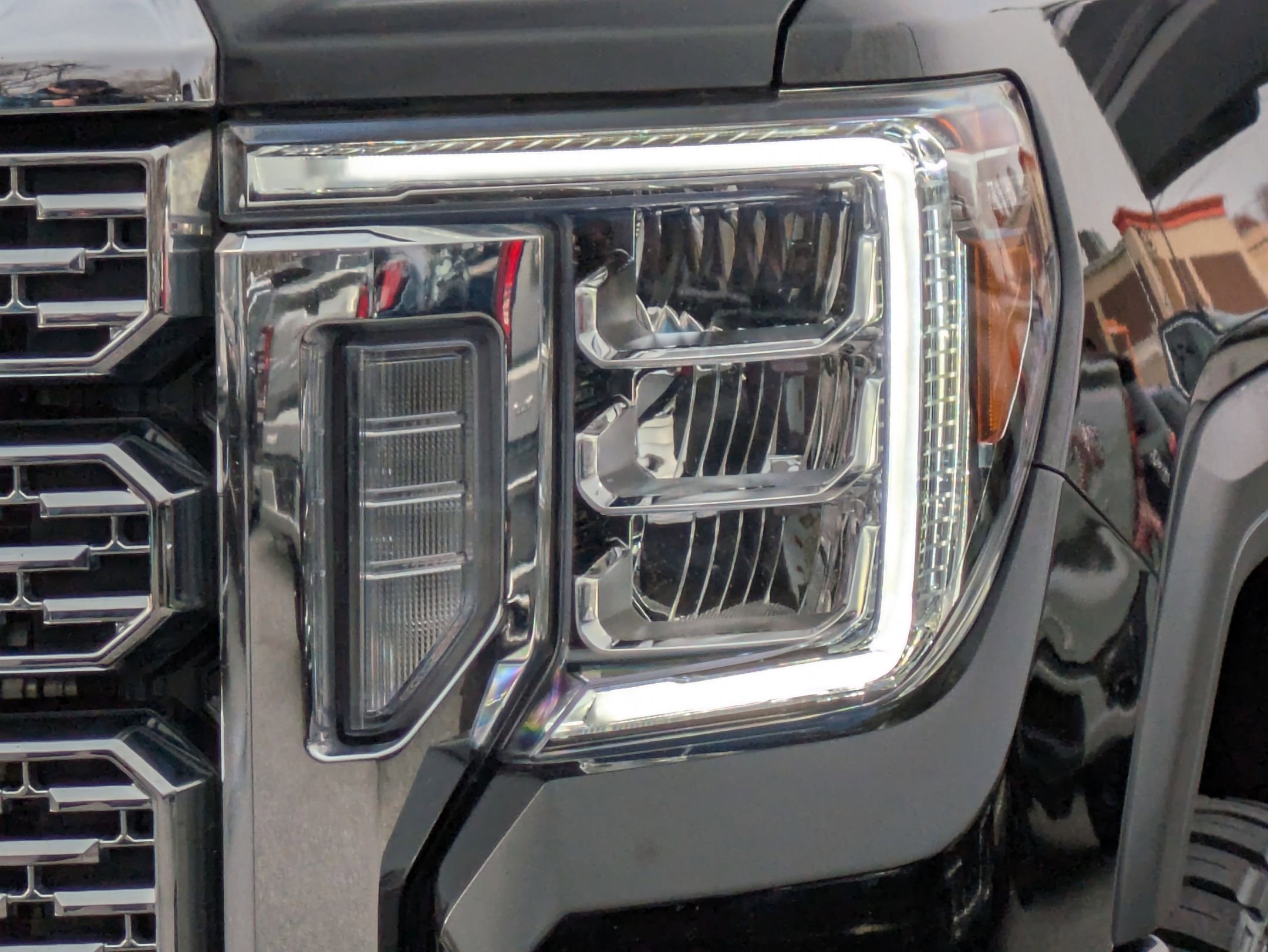 Used 2022 GMC Sierra 3500 Denali w/ Denali Black Diamond Edition image 7