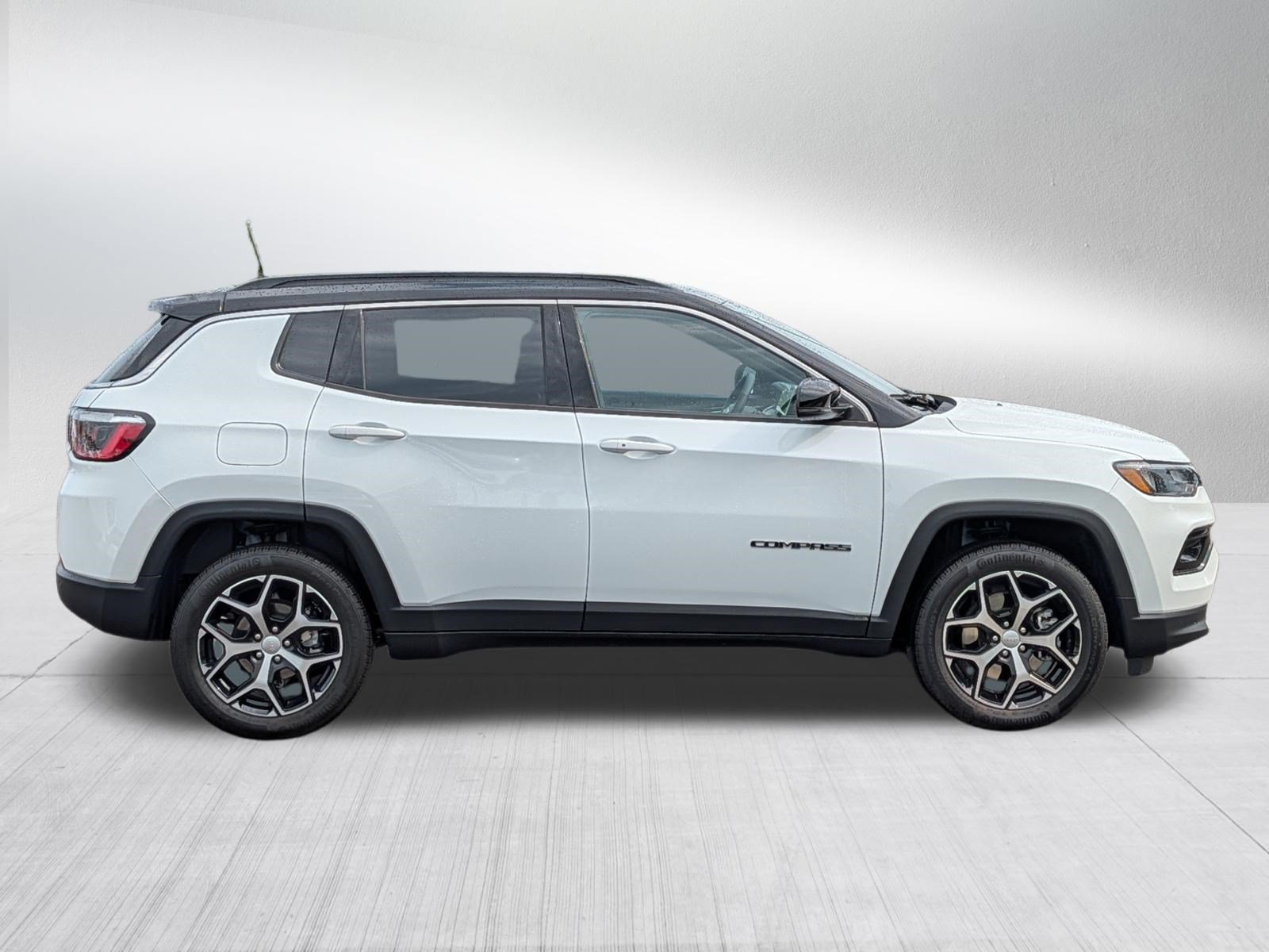 Used 2024 Jeep Compass Limited AWD/4WD image 8