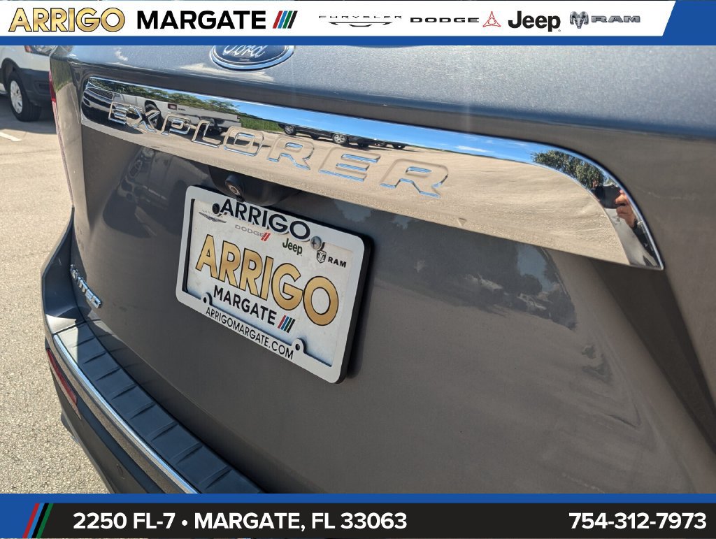 Used 2022 Ford Explorer Limited RWD image 9