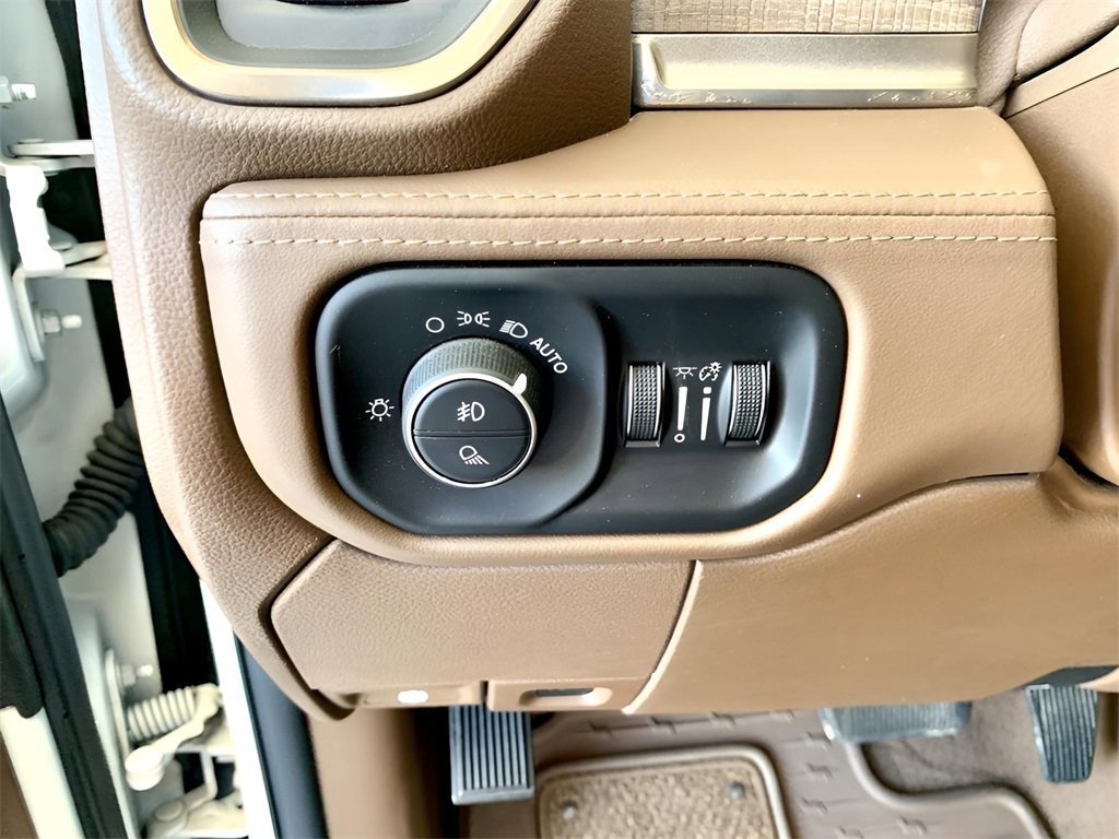 Used 2020 RAM 2500 Limited image 29