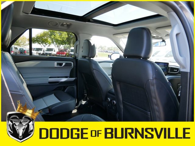 Used 2024 Ford Explorer XLT w/ Equipment Group 202A AWD/4WD image 16