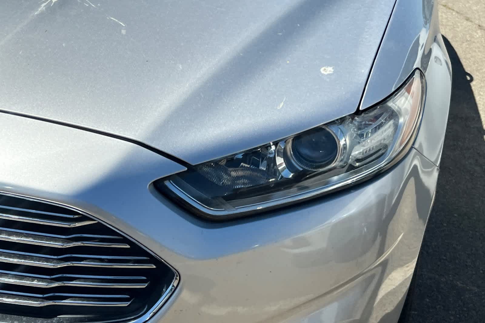Used 2016 Ford Fusion SE FWD image 11