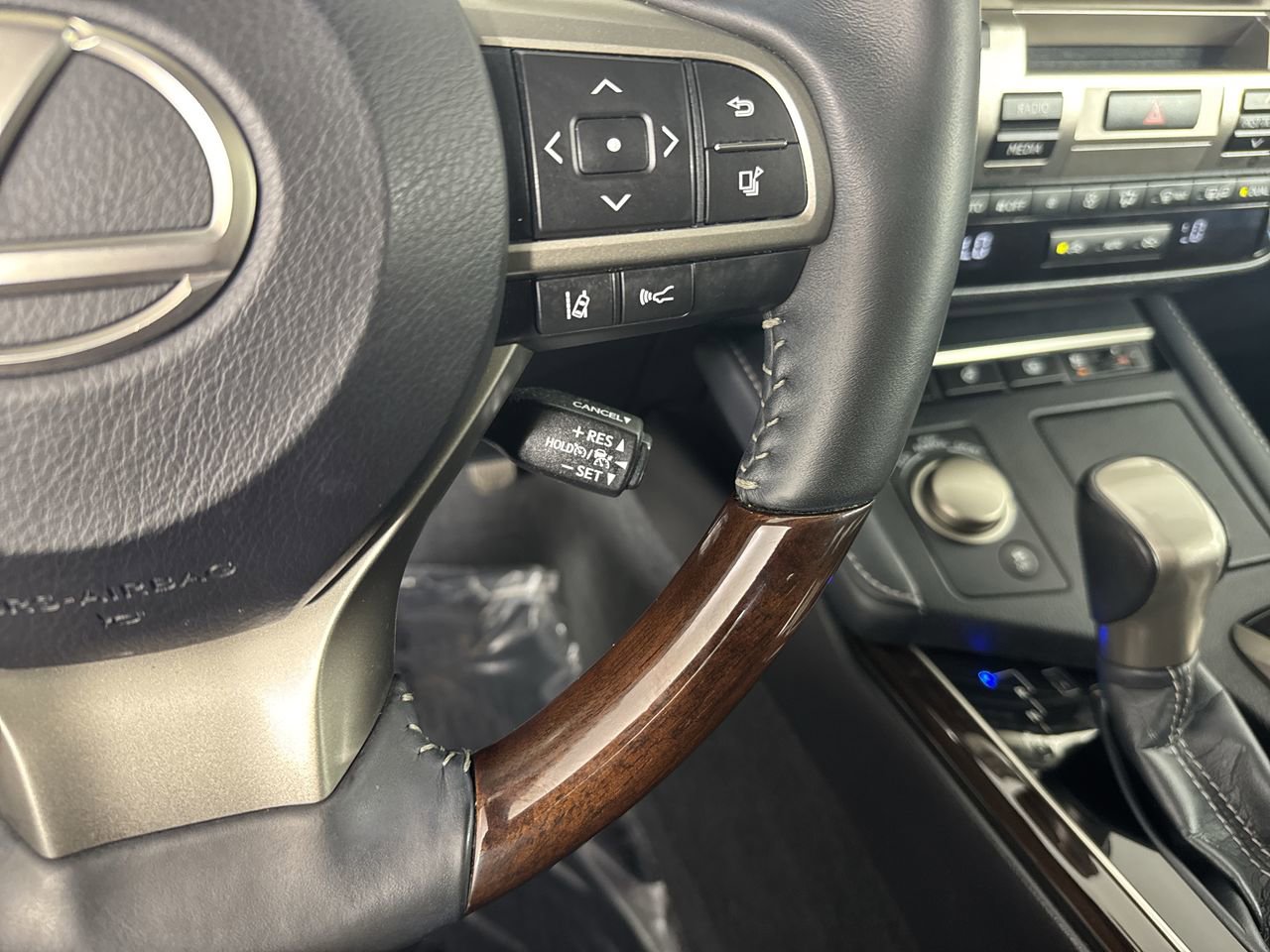 Used 2018 Lexus ES 350 w/ Luxury Package w/Wood Trim FWD image 21