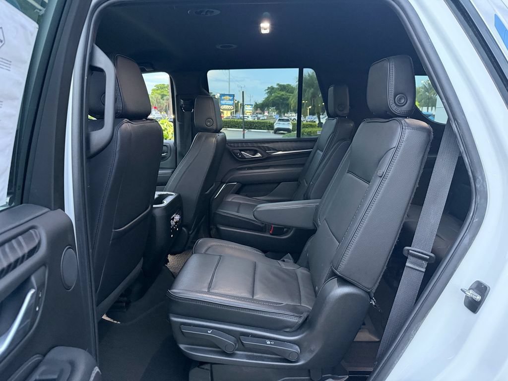 Used 2023 GMC Yukon Denali AWD/4WD image 12