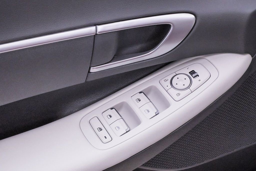 Used 2025 Hyundai Sonata SE image 30