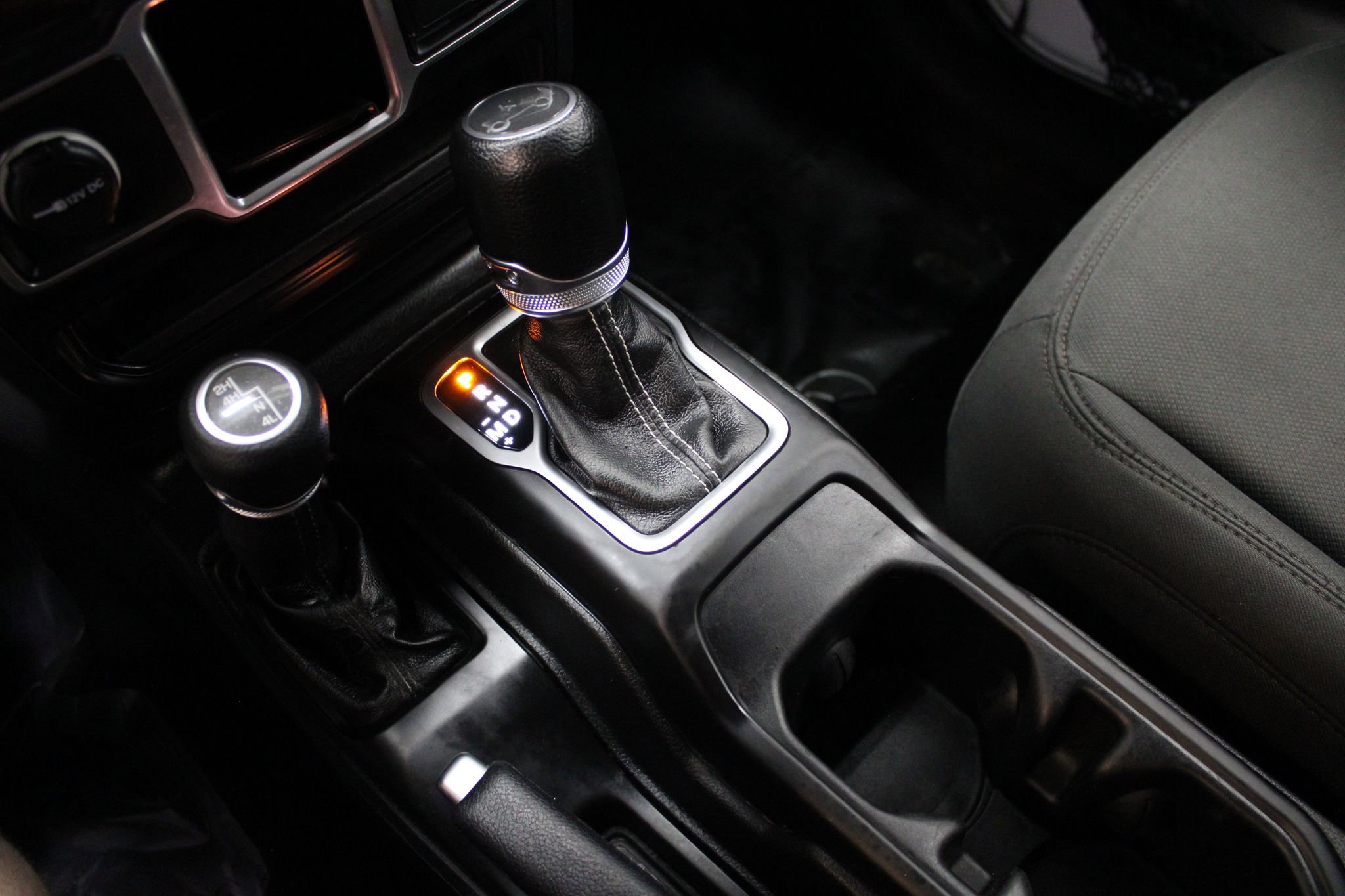 Used 2018 Jeep Wrangler Unlimited Sport image 33