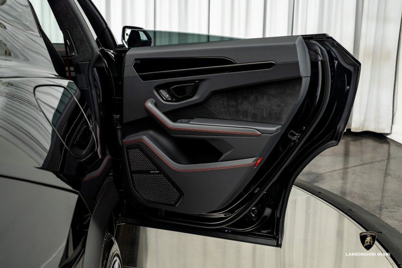 Used 2024 Lamborghini Urus S image 57