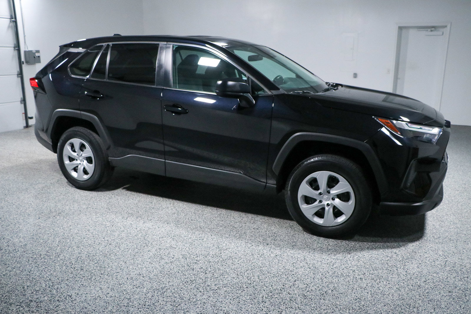 Used 2024 Toyota RAV4 LE image 6