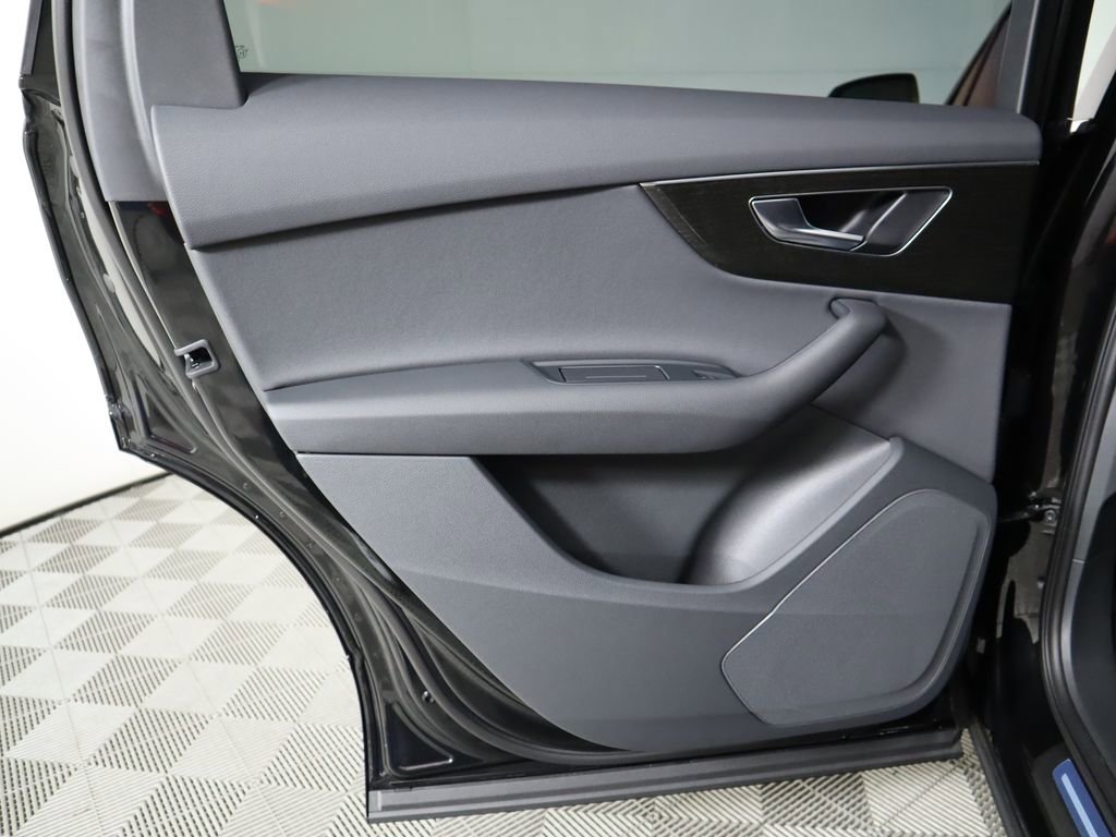 Certified 2025 Audi Q7 2.0T Premium image 26