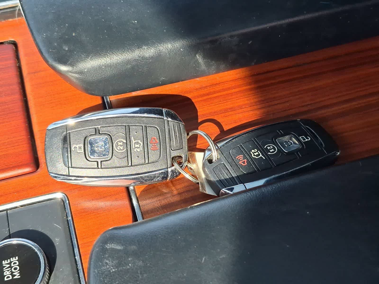 Used 2018 Lincoln Navigator Reserve AWD/4WD image 37