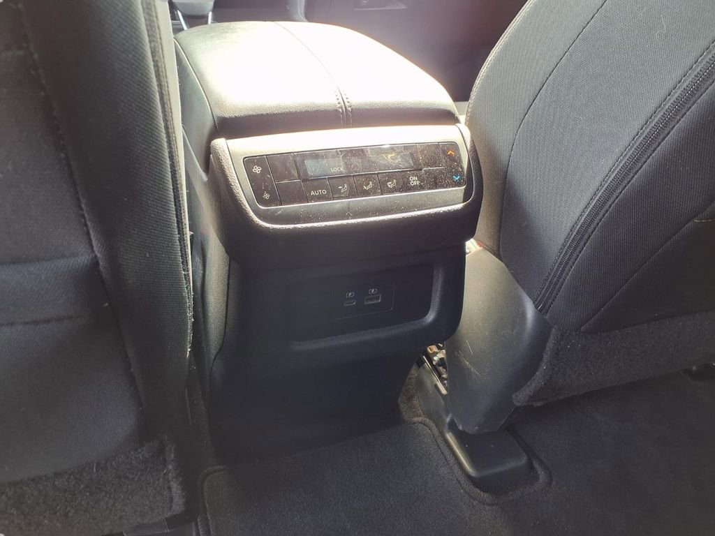 Certified 2025 Nissan Pathfinder SV image 24