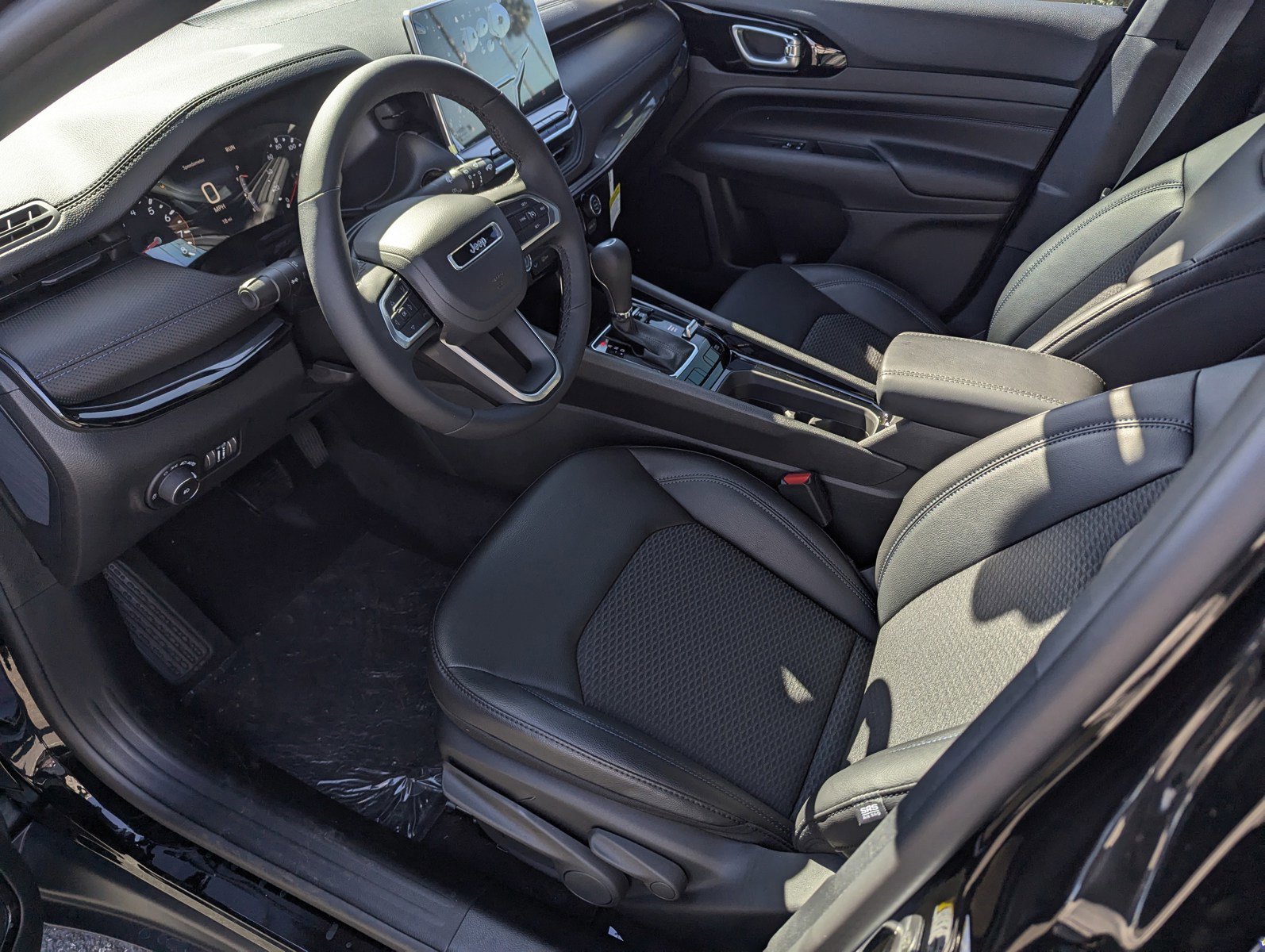 New 2026 Jeep Compass Latitude AWD/4WD image 9