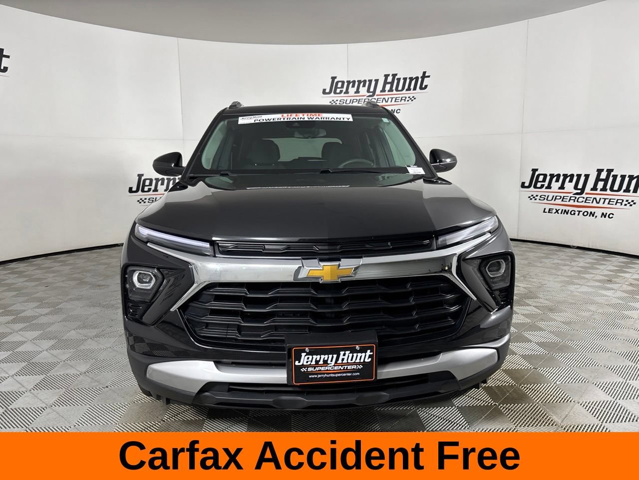 Used 2025 Chevrolet TrailBlazer LT AWD/4WD image 3