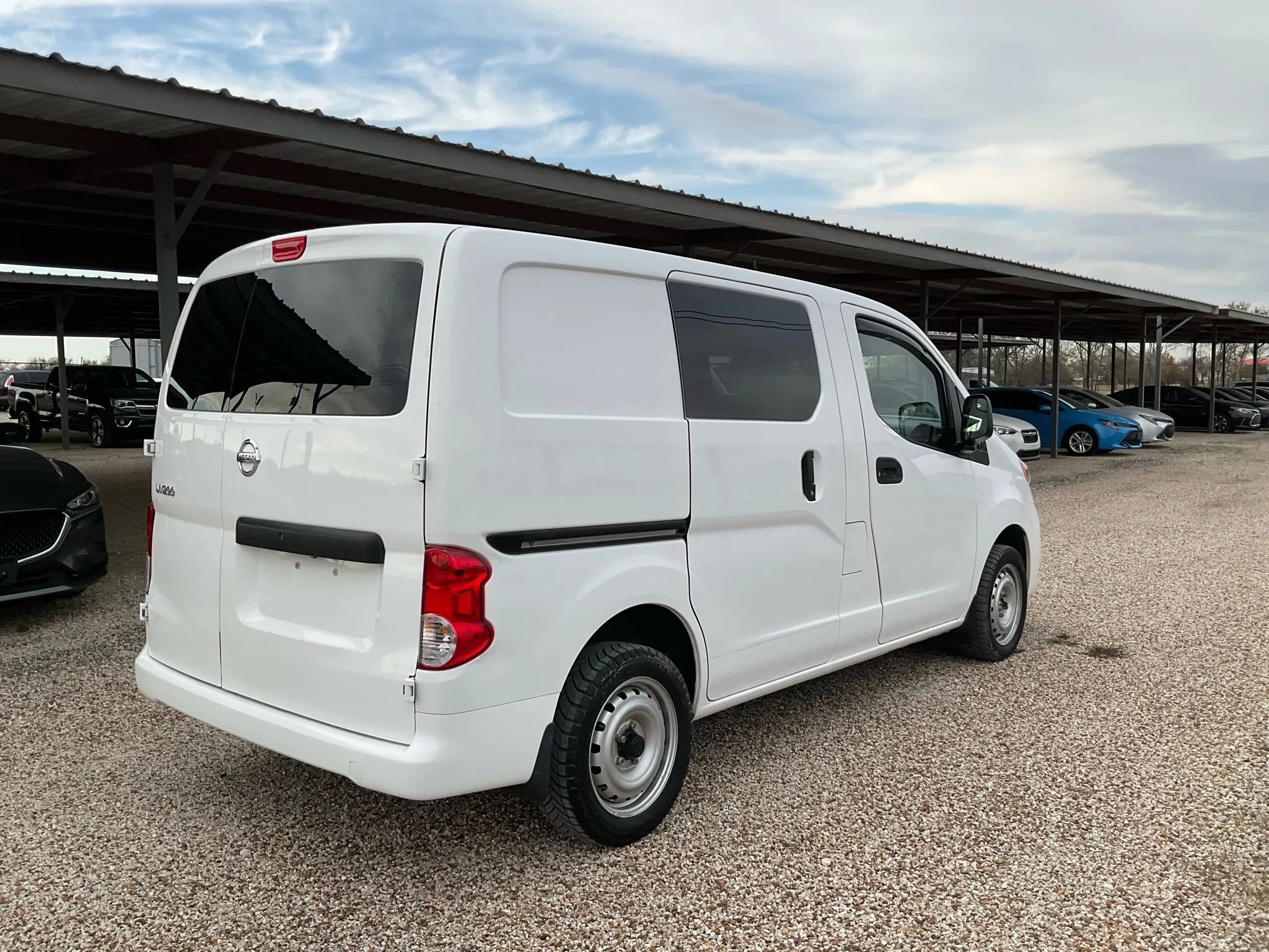 Used 2020 Nissan NV200 S w/ Sliding Glass Door Package image 11