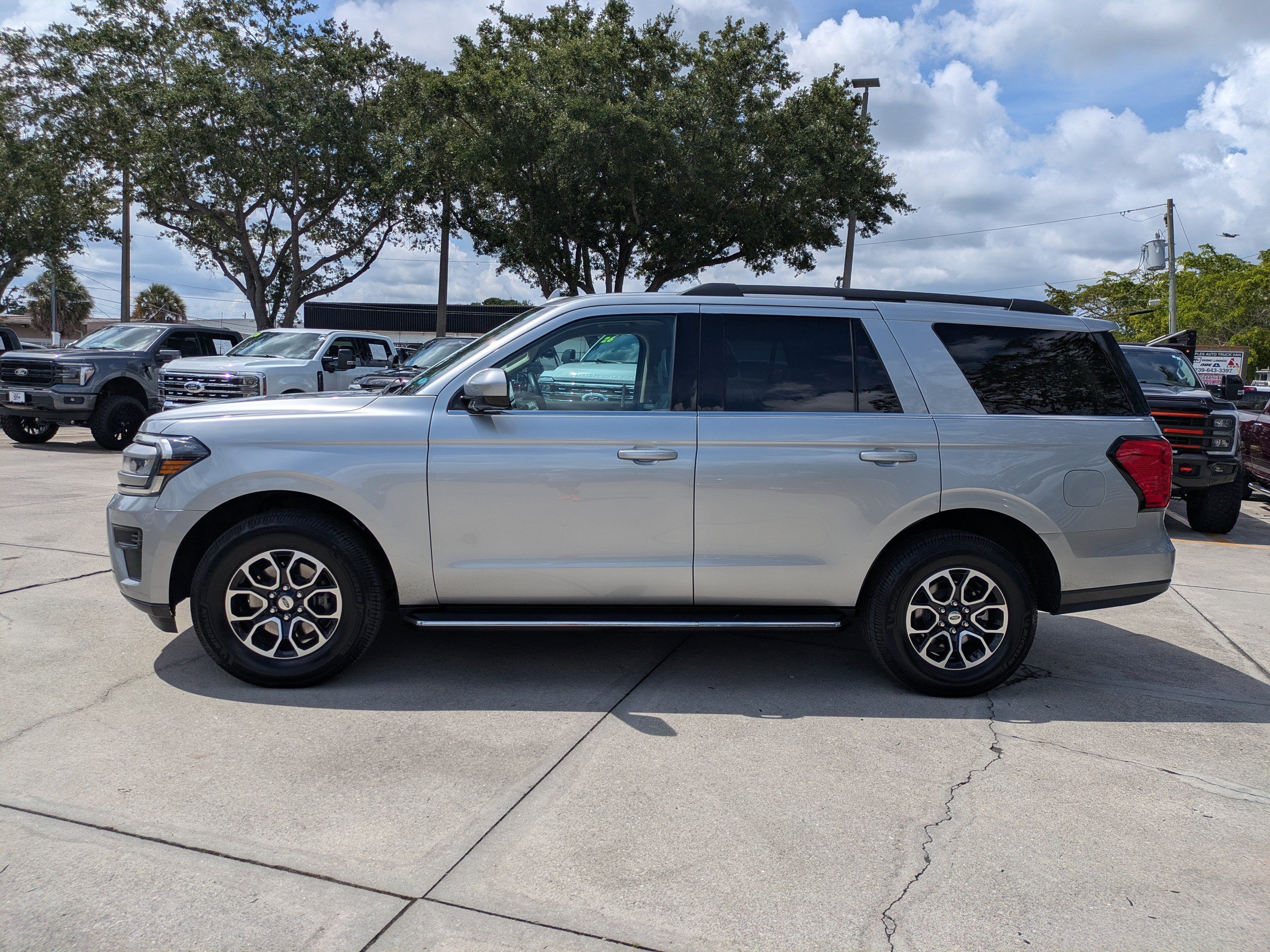 Certified 2022 Ford Expedition XLT AWD/4WD image 10