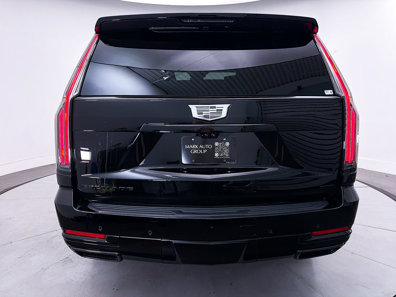 Used 2025 Cadillac Escalade Sport Platinum AWD/4WD image 18