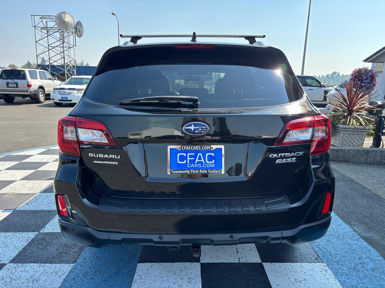 Used 2017 Subaru Outback 2.5i Touring w/ Popular Package #5A AWD/4WD image 4