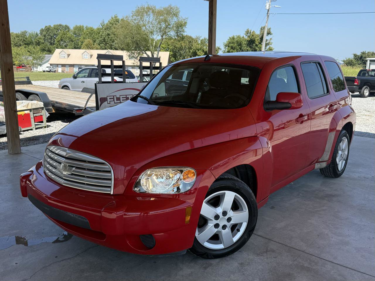 Used 2011 Chevrolet HHR LT FWD image 2