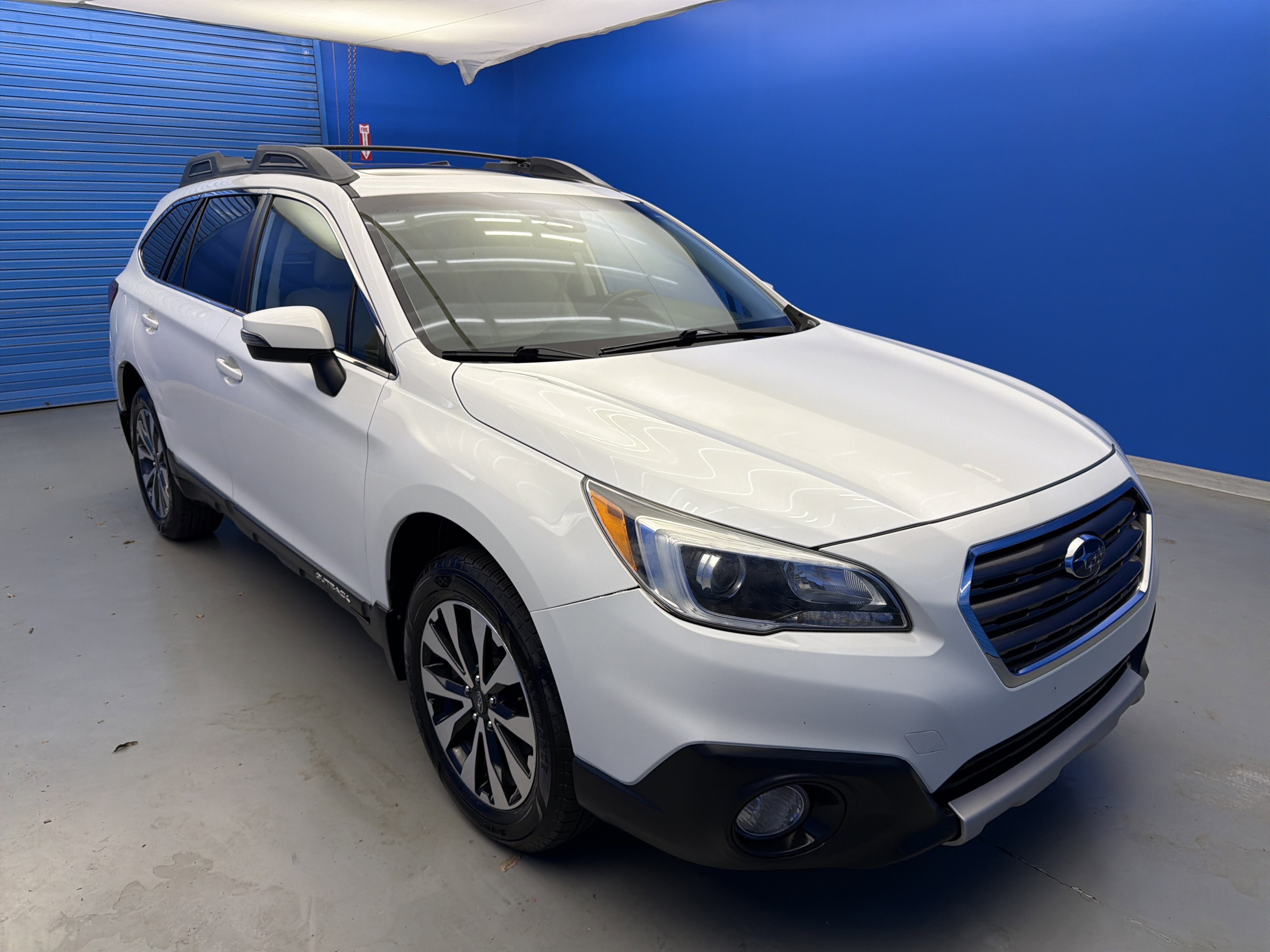 Used 2017 Subaru Outback 3.6R Limited image 2