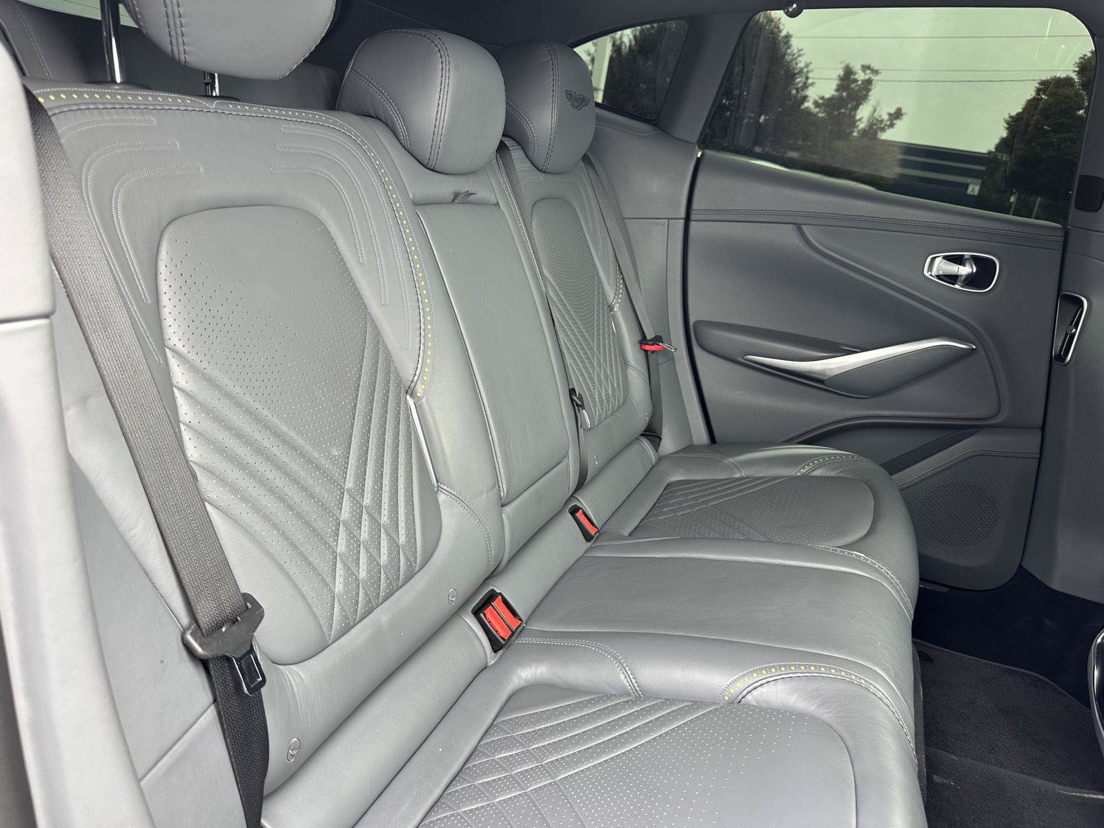 Used 2021 Aston Martin DBX AWD/4WD image 21