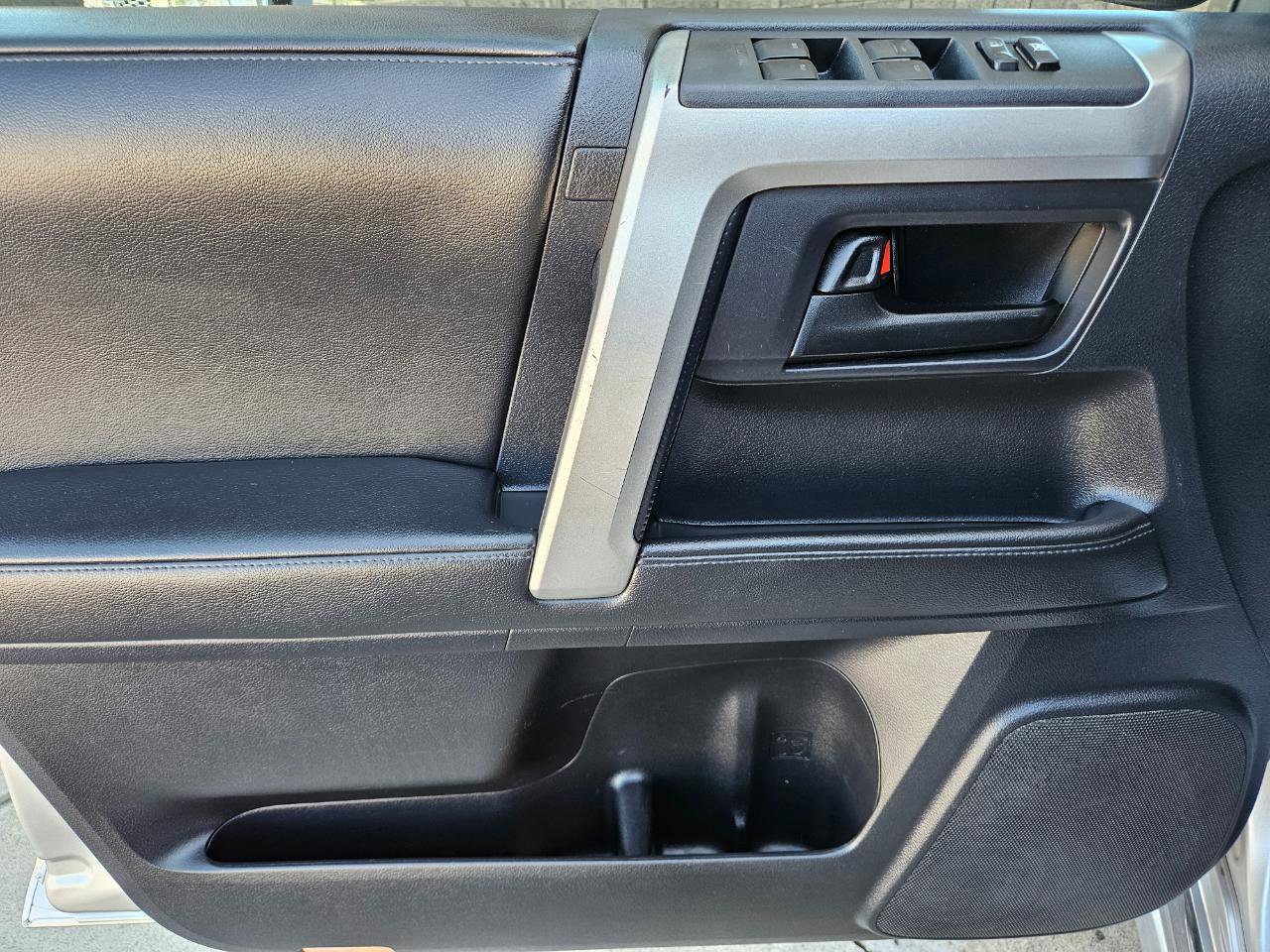 Used 2010 Toyota 4Runner Limited image 11