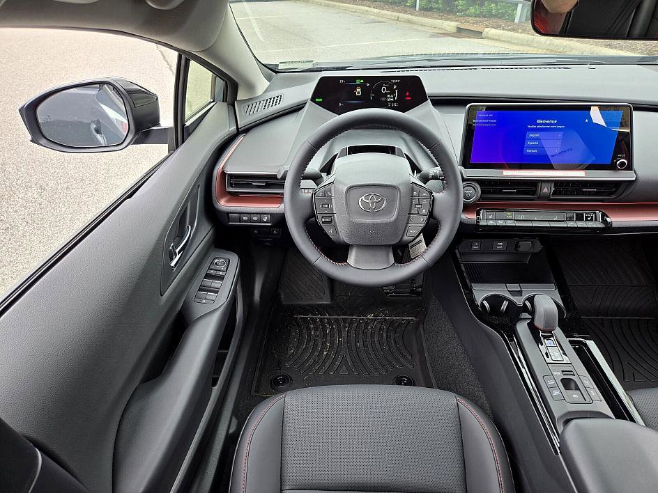 New 2025 Toyota Prius Plug-In Hybrid image 11