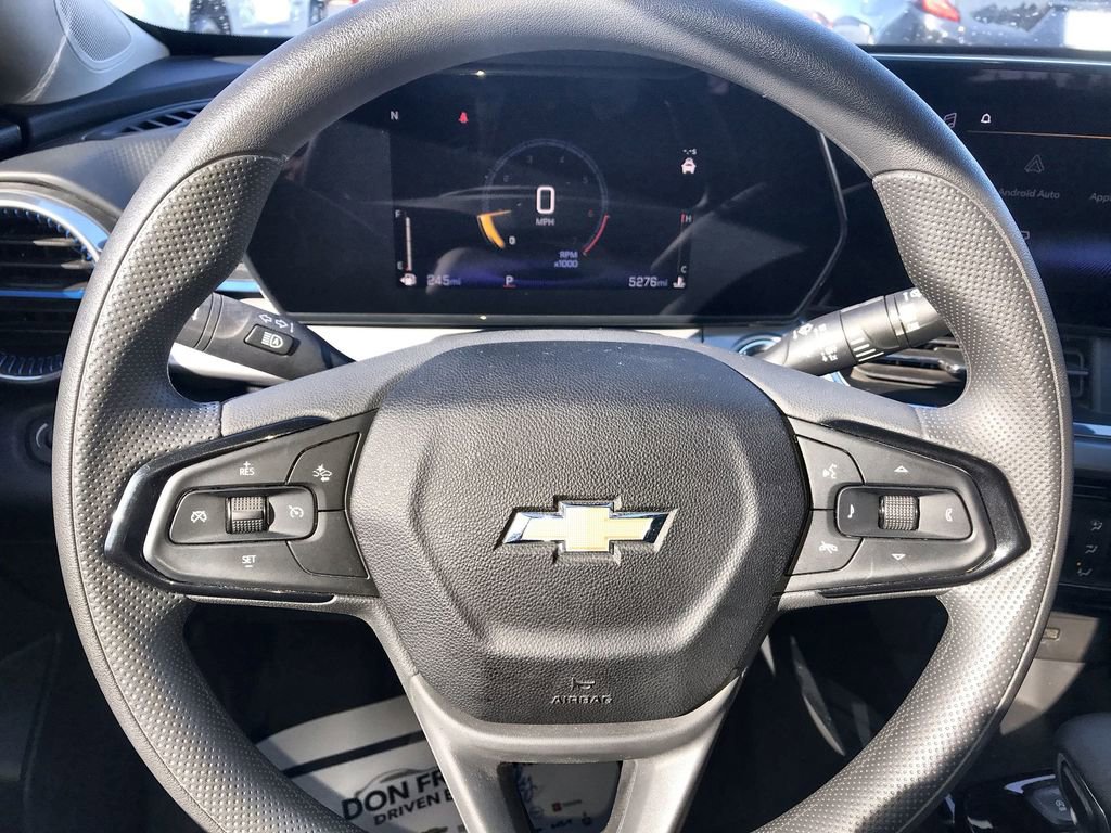 Used 2025 Chevrolet Trax LT image 14