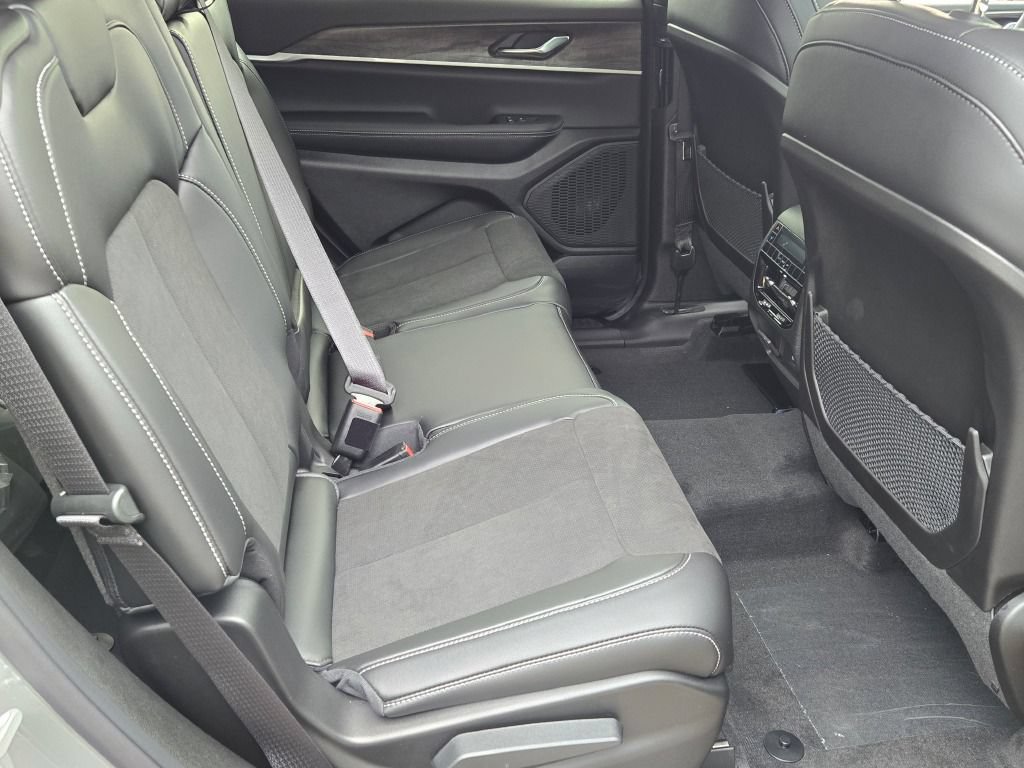 New 2027 Jeep Grand Cherokee L 4WD image 10